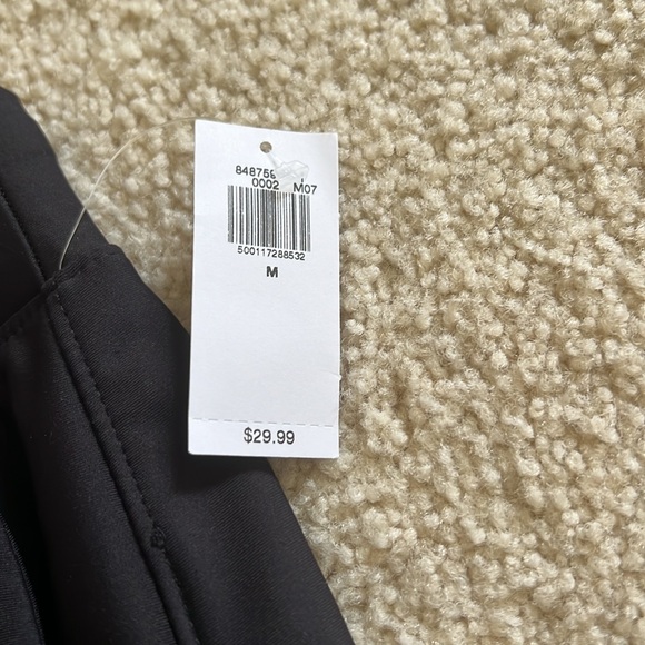 Shorts with pockets - Picture 2 of 5